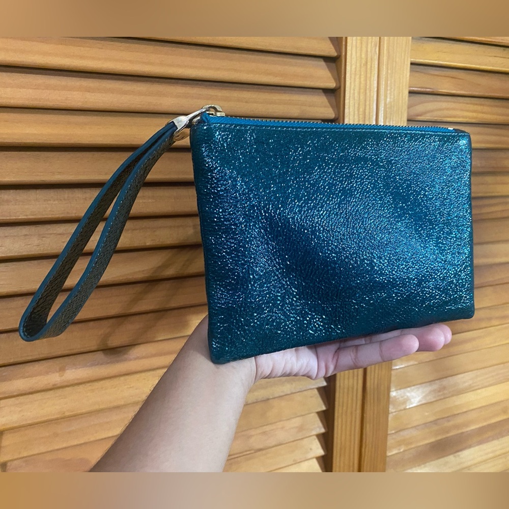 Henri Bendel wristlet